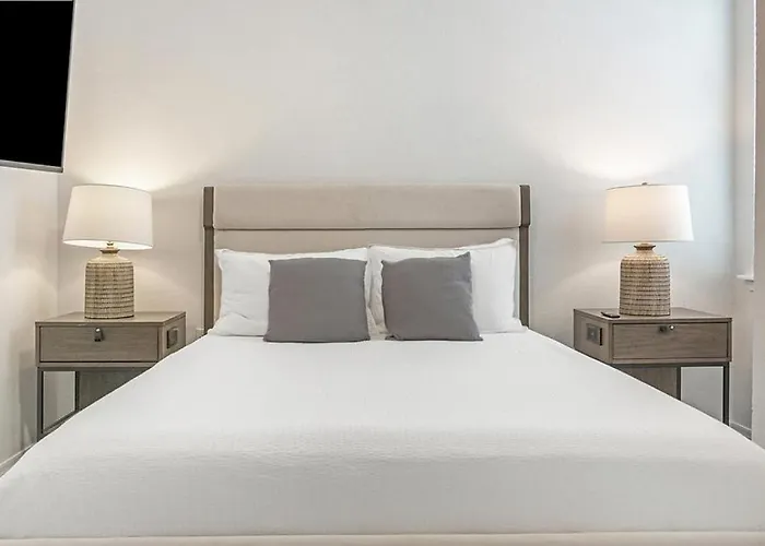 Landing Modern With Amazing Amenities Apartment *