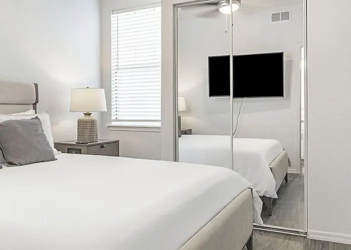 Landing Modern With Amazing Amenities Apartment