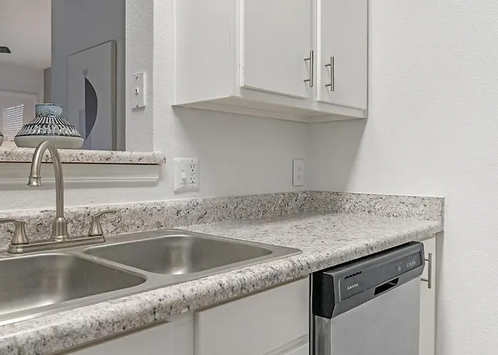 Apartment Landing Modern With Amazing Amenities