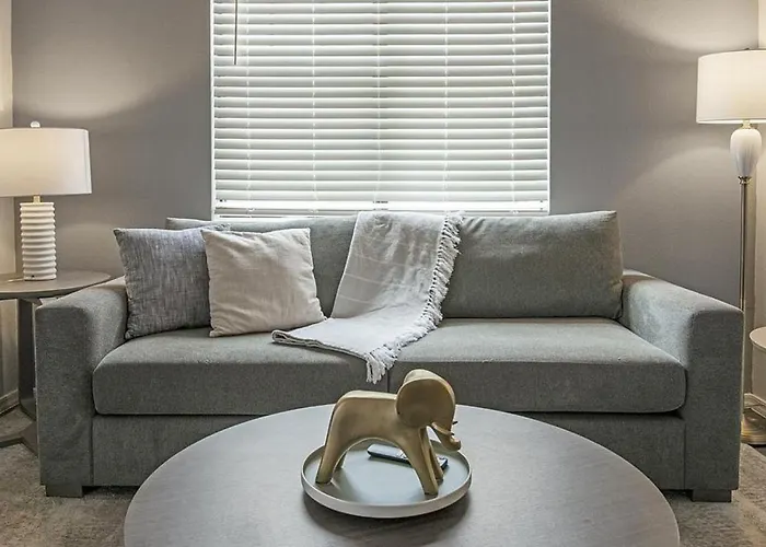 Apartment Landing Modern With Amazing Amenities