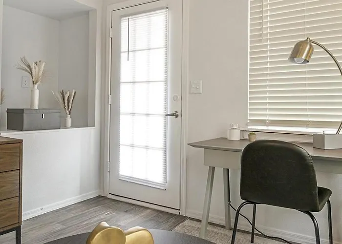Landing Modern With Amazing Amenities Apartment Tucson